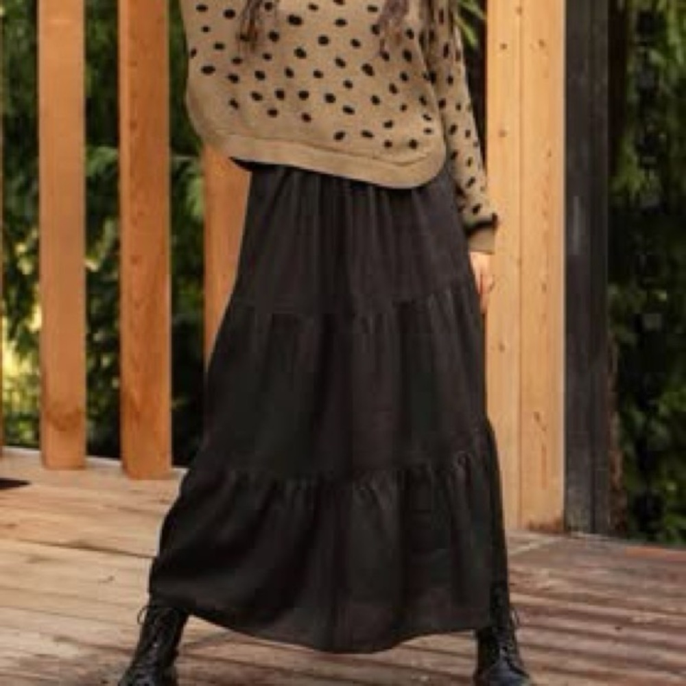 Jackson Rowe SCORPIO BLACK WOVEN MAXI SKIRT. New with tags. Size large.